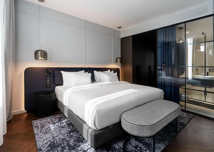 Radisson Collection Hotel, Santa Sofia 5* Milaan