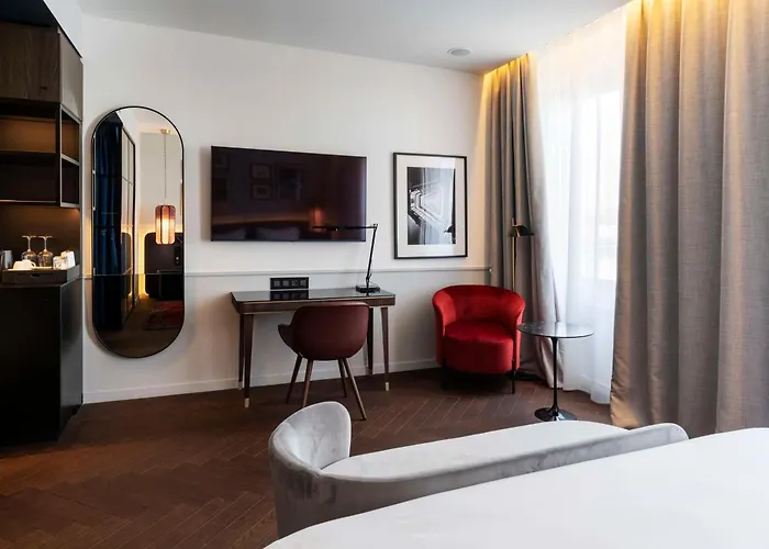 Radisson Collection Hotel, Santa Sofia 5* Milaan