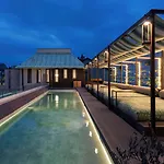 Radisson Collection Hotel, Santa Sofia 5*