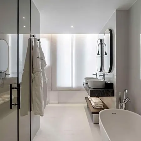 Radisson Collection Hotel, Santa Sofia Milán