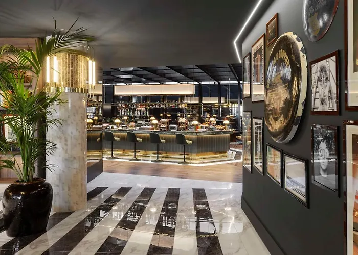 Radisson Collection Hotel, Santa Sofia 5*