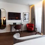 Radisson Collection Hotel, Santa Sofia 5* Milán