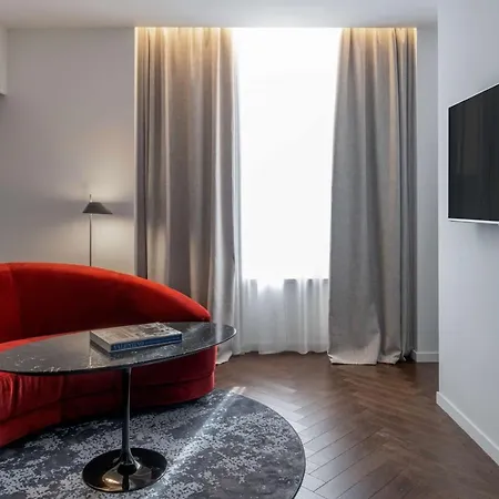 Radisson Collection Hotel, Santa Sofia 5* Mediolan