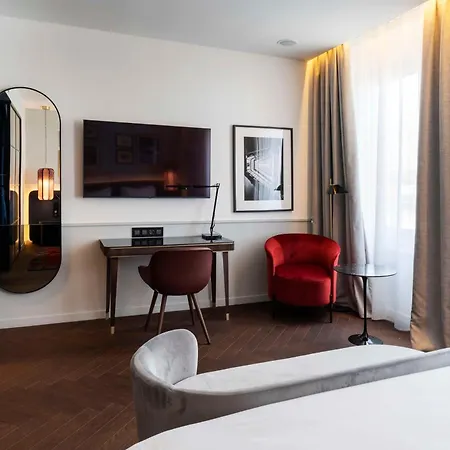 Radisson Collection Hotel, Santa Sofia 5* Mediolan