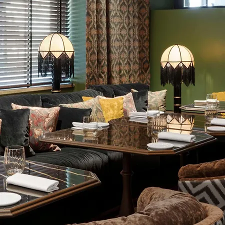 Radisson Collection Hotel, Santa Sofia 5* Milaan